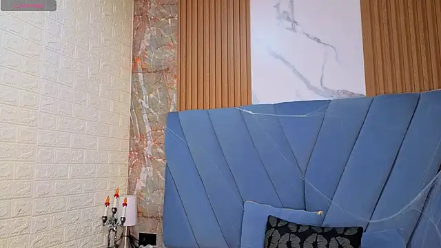 angel  red  online show from October 23, 2025, 3:17 am