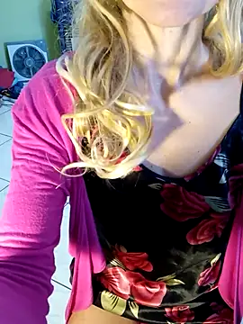 Snapshot of Monella78 chatting on November 10, 2025, 2:27 pm Monella78 online show from November 10, 2025, 2:27 pm