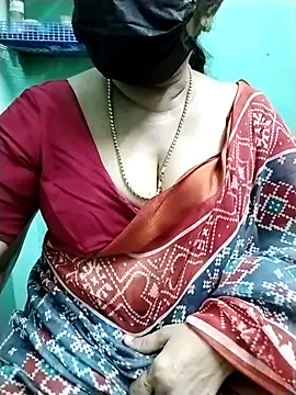 Snapshot of aarthika chatting on October 11, 2025, 11:42 am aarthika online show from October 11, 2025, 11:42 am