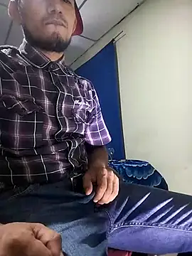 Snapshot of Bosssweet22cm chatting on October 29, 2025, 4:37 am Bosssweet22cm online show from October 29, 2025, 4:37 am