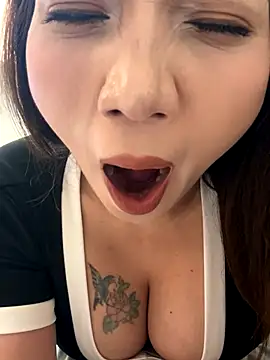 Dujuan-d online show from November 2, 2025, 11:12 am