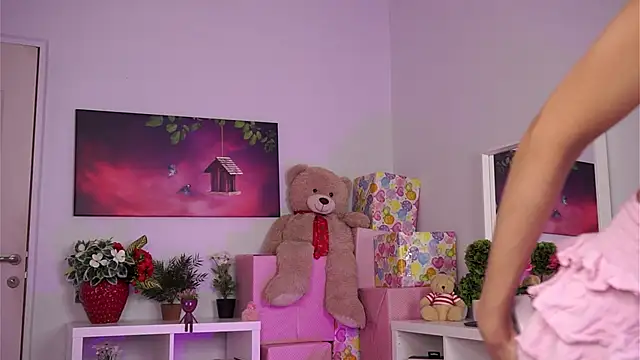 ZariaVera online show from October 11, 2025, 7:23 pm