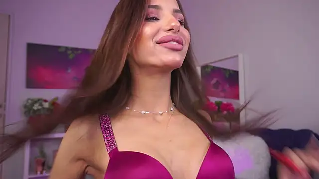 ZariaVera online show from October 13, 2025, 6:41 pm