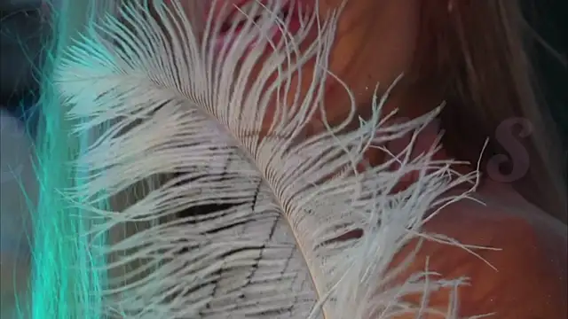 Snapshot of Alvuwkaa chatting on January 18, 2026, 8:51 am Alvuwkaa online show from January 18, 2026, 8:51 am