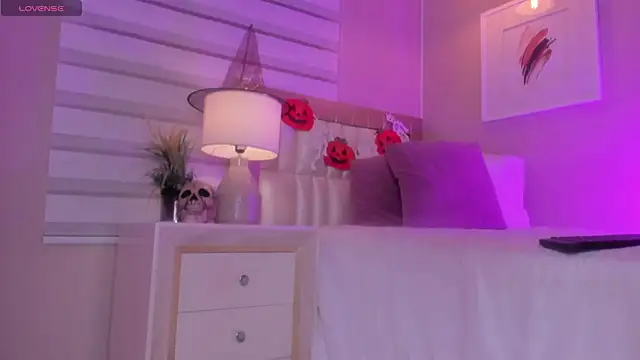  paula x online show from November 1, 2025, 11:34 am