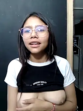 SofieLove 01 online show from December 21, 2025, 8:32 am