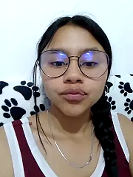 SofieLove 01 online show from April 5, 2026, 8:11 am