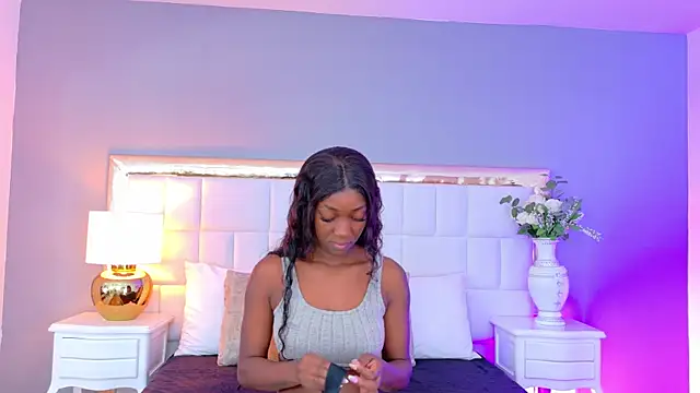 MadeleineHocker online show from September 10, 2025, 12:49 pm