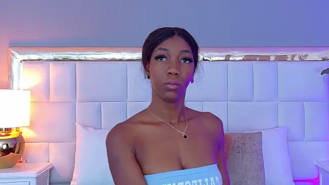 MadeleineHocker online show from September 13, 2025, 11:54 am