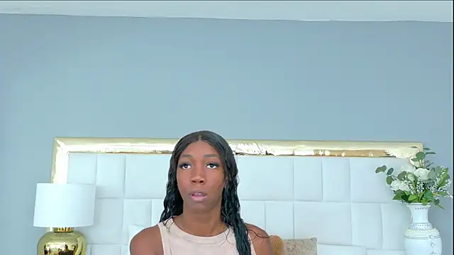 MadeleineHocker online show from September 15, 2025, 12:16 pm