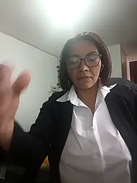 hiilarybrown online show from March 9, 2026, 6:34 pm