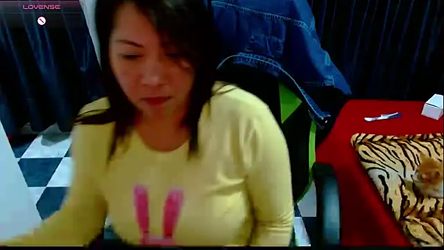 hiilarybrown online show from July 15, 2026, 2:06 am
