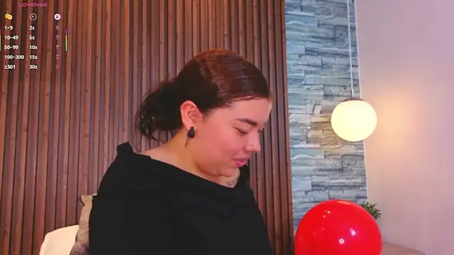 Snapshot of leilapons chatting on February 15, 2026, 7:54 pm leilapons online show from February 15, 2026, 7:54 pm