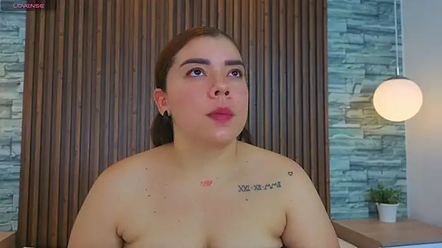 Snapshot of leilapons chatting on February 25, 2026, 5:55 pm leilapons online show from February 25, 2026, 5:55 pm