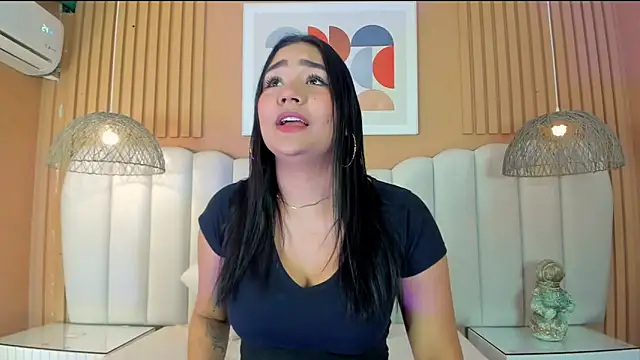 noa moon online show from November 28, 2025, 2:36 am