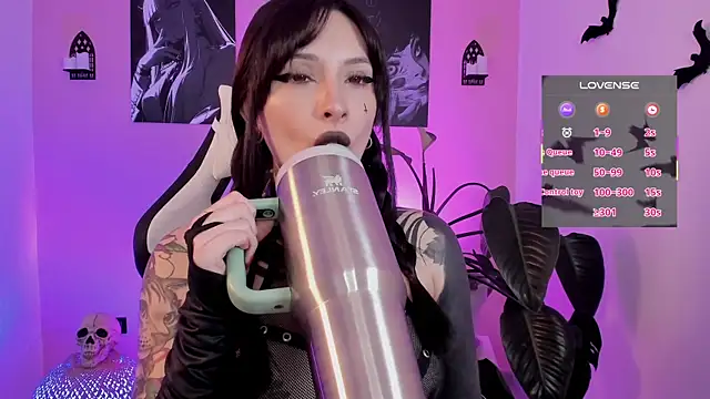 VelvetVampiree online show from September 24, 2025, 1:31 am