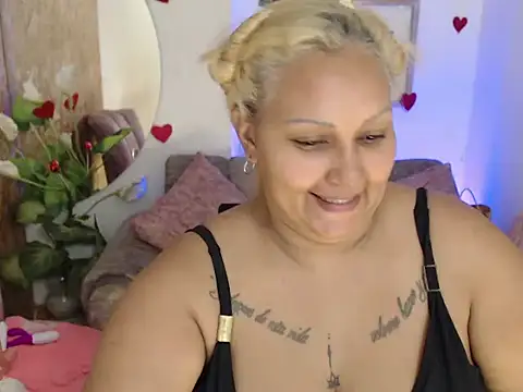 laleska montenegro online show from November 25, 2025, 4:23 am