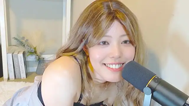 Nana with online show from November 20, 2025, 2:23 am