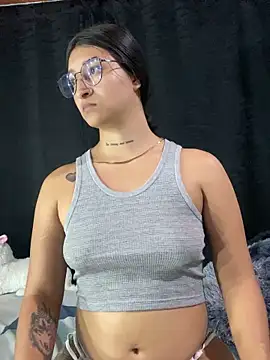 Snapshot of EVAH_LEE_ chatting on September 19, 2025, 1:51 am EVAH LEE online show from September 19, 2025, 1:51 am