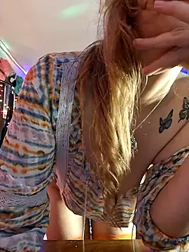 PeachyAriel online show from March 1, 2026, 11:51 pm