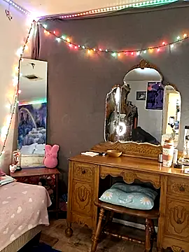 PeachyAriel online show from April 8, 2026, 3:56 pm