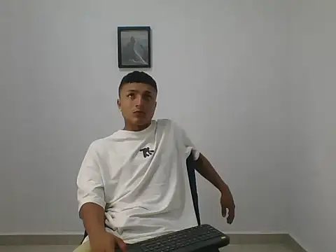 Snapshot of yissus_20_ chatting on April 8, 2026, 6:08 pm yissus 20 online show from April 8, 2026, 6:08 pm