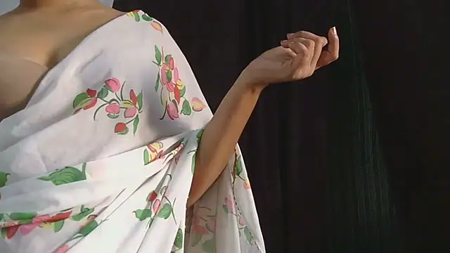 Cute-Bacchi online show from September 29, 2025, 1:22 am