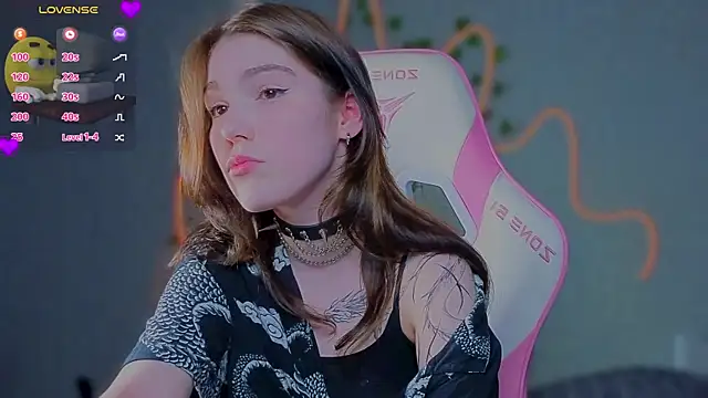 Sophie SkyAngel online show from August 3, 2026, 6:11 pm