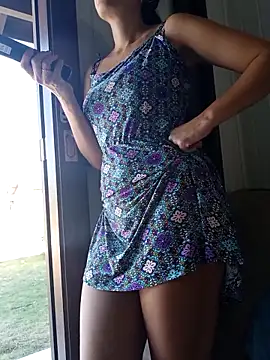cicinha3657 online show from May 6, 2026, 5:51 pm