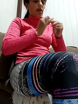 cicinha3657 online show from May 10, 2026, 4:17 am