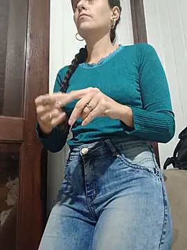 Snapshot of cicinha3657 chatting on June 3, 2026, 4:15 am cicinha3657 online show from June 3, 2026, 4:15 am