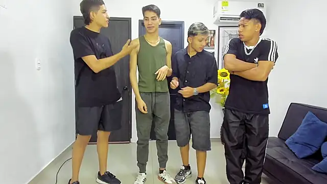 Bisexlifehot   online show from March 24, 2026, 11:21 pm