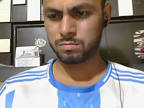 ursdreamperson online show from April 21, 2026, 2:56 pm