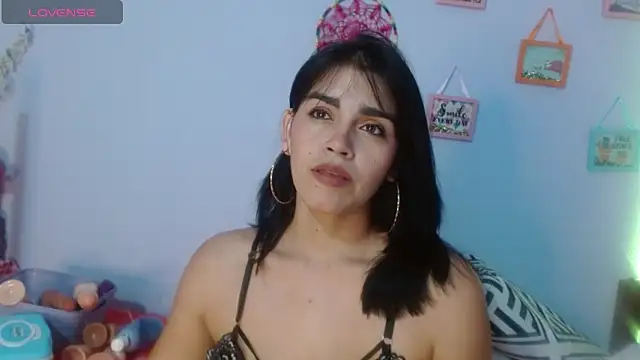 angelly  kate online show from June 17, 2026, 2:14 am