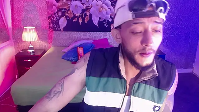 Snapshot of jonas_conor chatting on November 25, 2025, 7:47 pm jonas conor online show from November 25, 2025, 7:47 pm