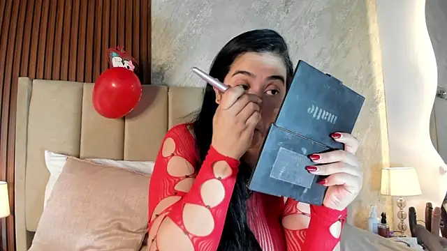 Snapshot of _Cris_Spicy_ chatting on February 4, 2026, 7:53 pm Cris Spicy online show from February 4, 2026, 7:53 pm