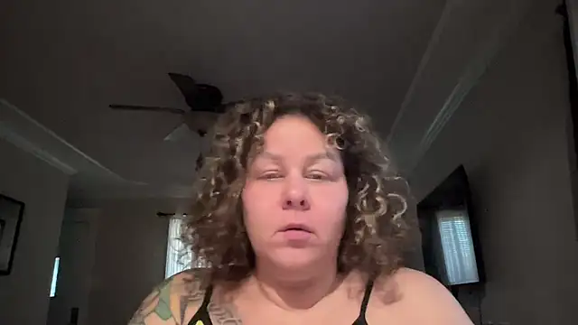 Snapshot of number1slut chatting on November 12, 2025, 5:02 pm number1slut online show from November 12, 2025, 5:02 pm