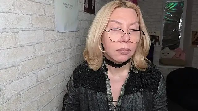 Snapshot of Wendy_Waves chatting on October 2, 2025, 12:23 pm Wendy Waves online show from October 2, 2025, 12:23 pm