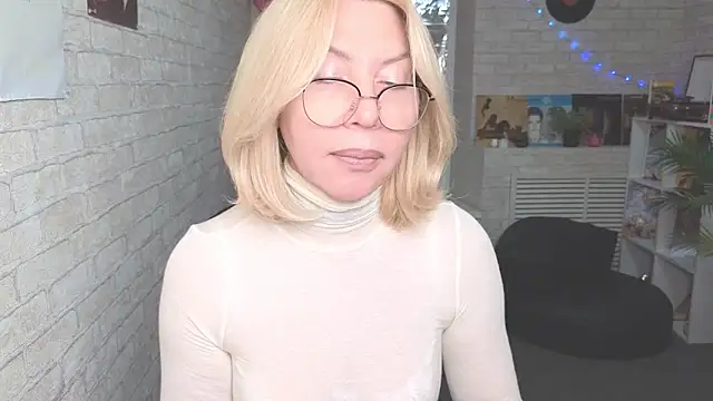 Snapshot of Wendy_Waves chatting on October 27, 2025, 11:25 am Wendy Waves online show from October 27, 2025, 11:25 am