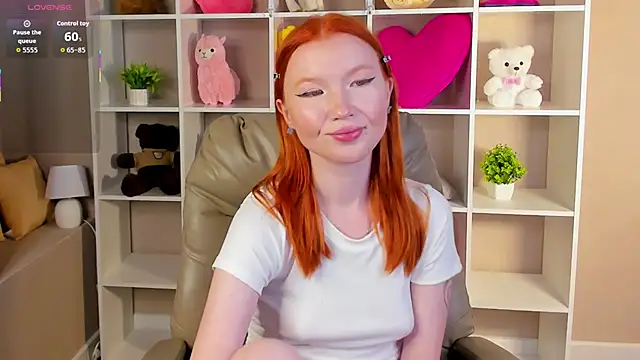 Snapshot of Anna_Patterson chatting on September 28, 2025, 8:42 am Anna Patterson online show from September 28, 2025, 8:42 am