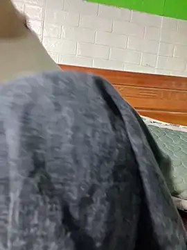 Old girl online show from November 3, 2025, 10:27 am