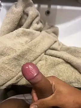 youyou933 online show from October 7, 2025, 3:20 pm