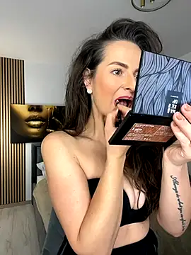 Snapshot of BarbaraXoXoX chatting on October 16, 2025, 5:08 am BarbaraXoXoX online show from October 16, 2025, 5:08 am