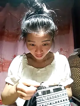 Phuongphuongg online show from September 27, 2025, 2:11 pm