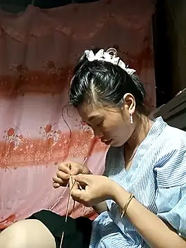 Phuongphuongg online show from October 2, 2025, 1:07 pm