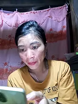 Phuongphuongg online show from October 9, 2025, 4:10 am