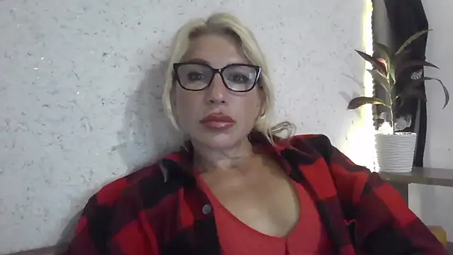 fox red lady7 online show from October 1, 2025, 12:11 pm