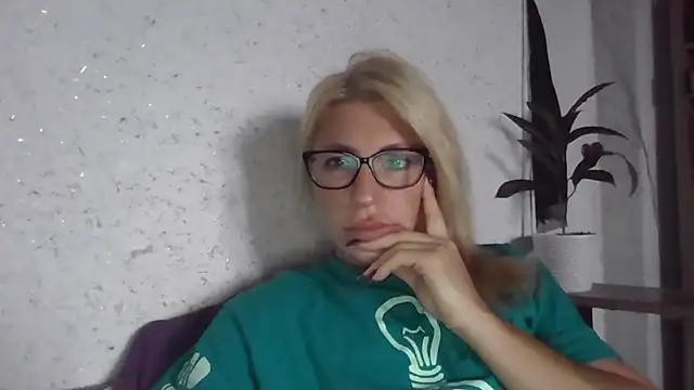 fox red lady7 online show from October 2, 2025, 7:26 am