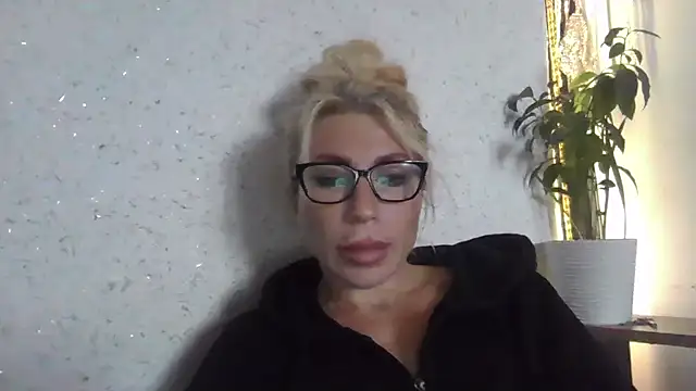 fox red lady7 online show from October 20, 2025, 10:05 am