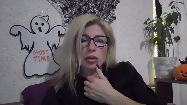 fox red lady7 online show from October 27, 2025, 7:07 pm